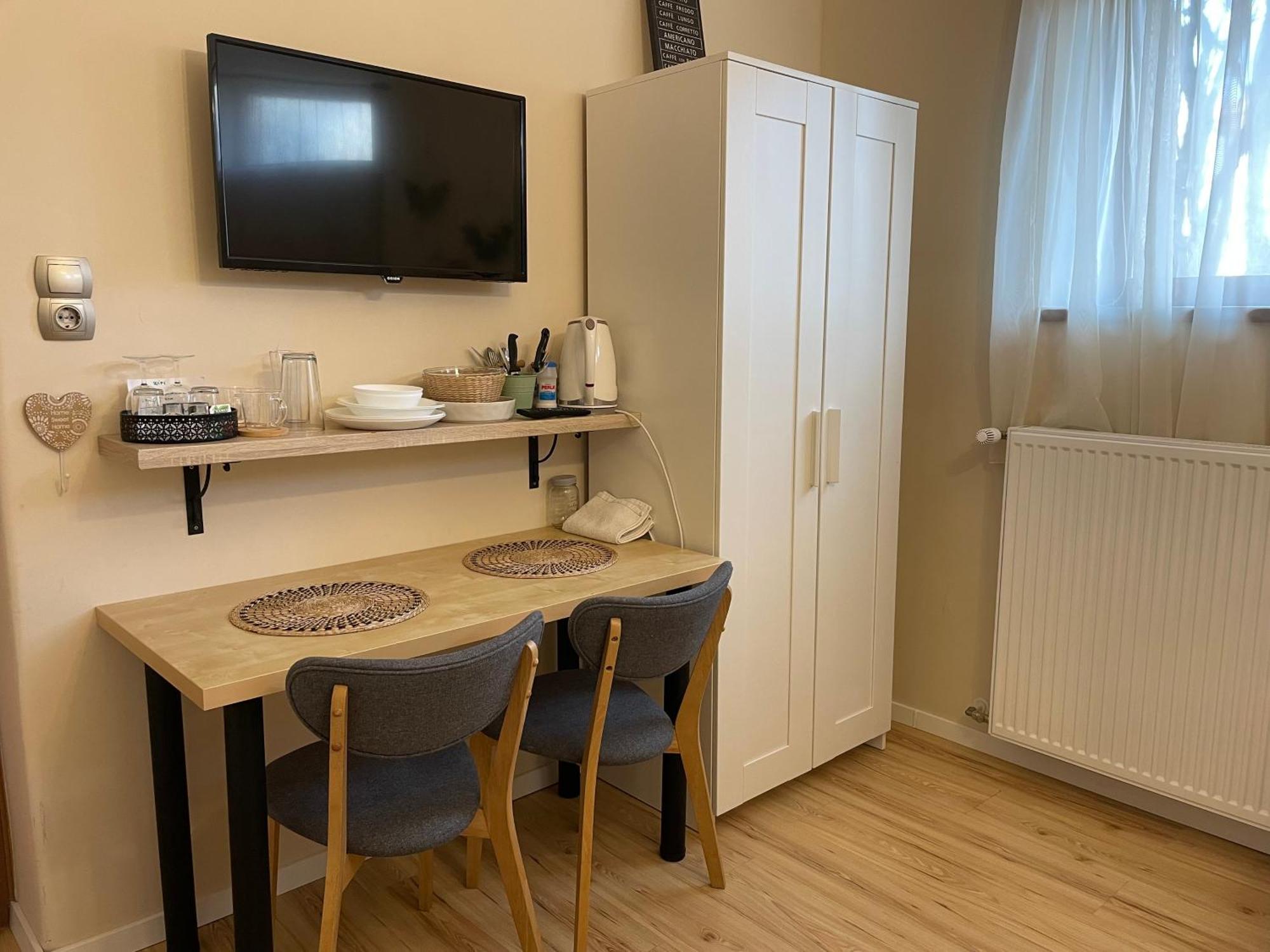 Standard Queen Room
