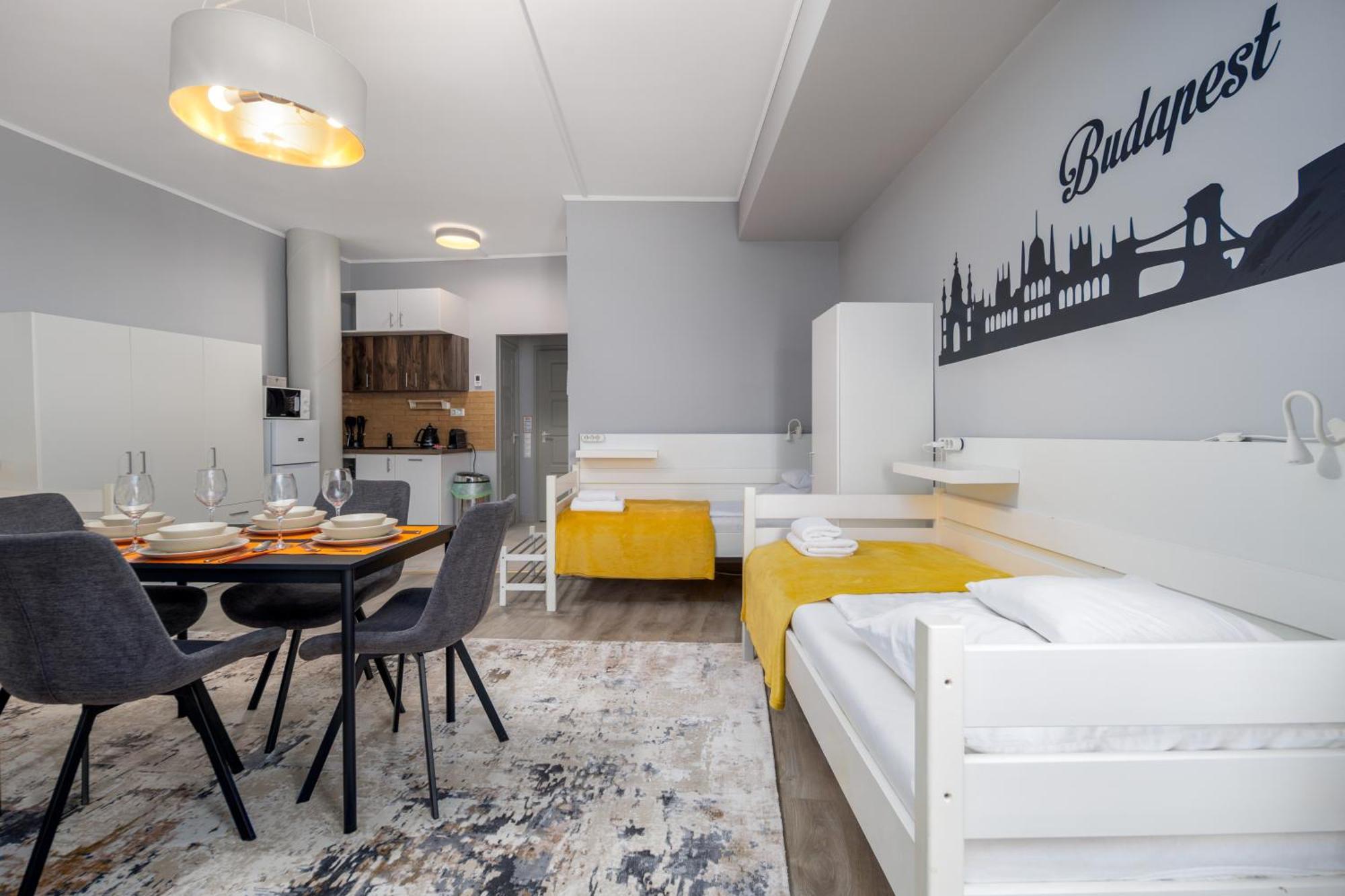 Quadruple Room Private Bathroom