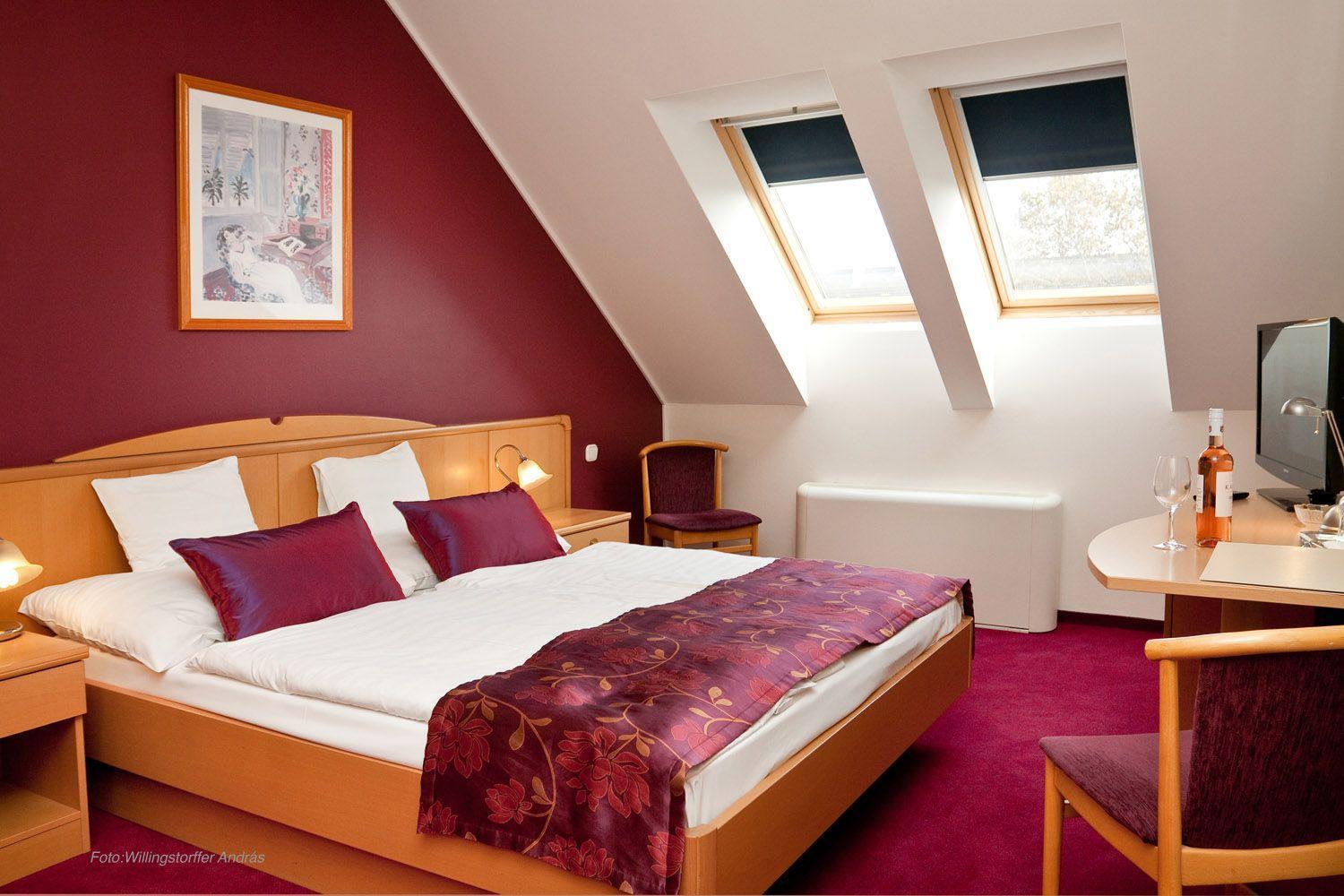 Standard Double Room,1654248279:JPEG