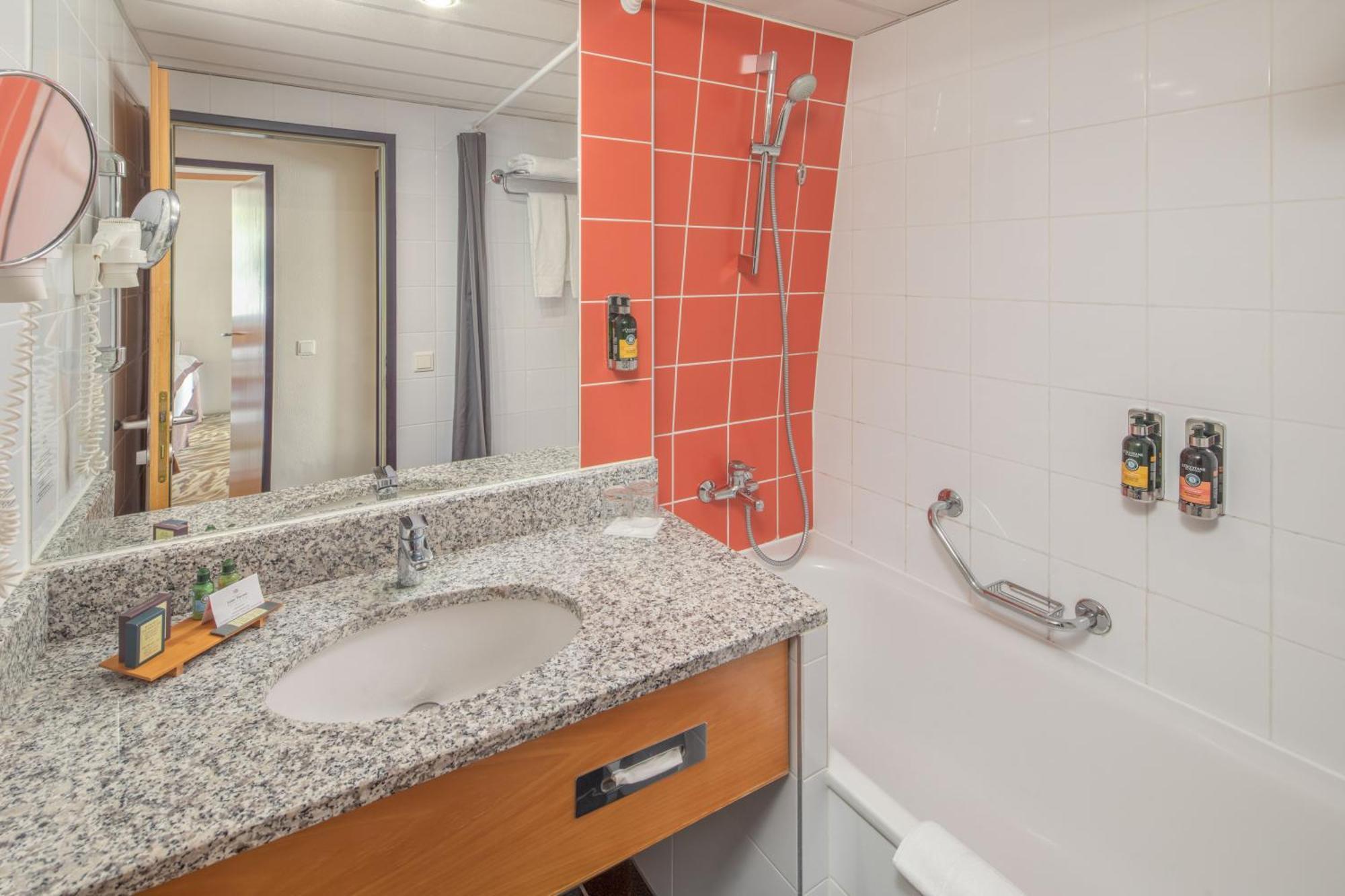 Triple Room,1653529447:JPEG