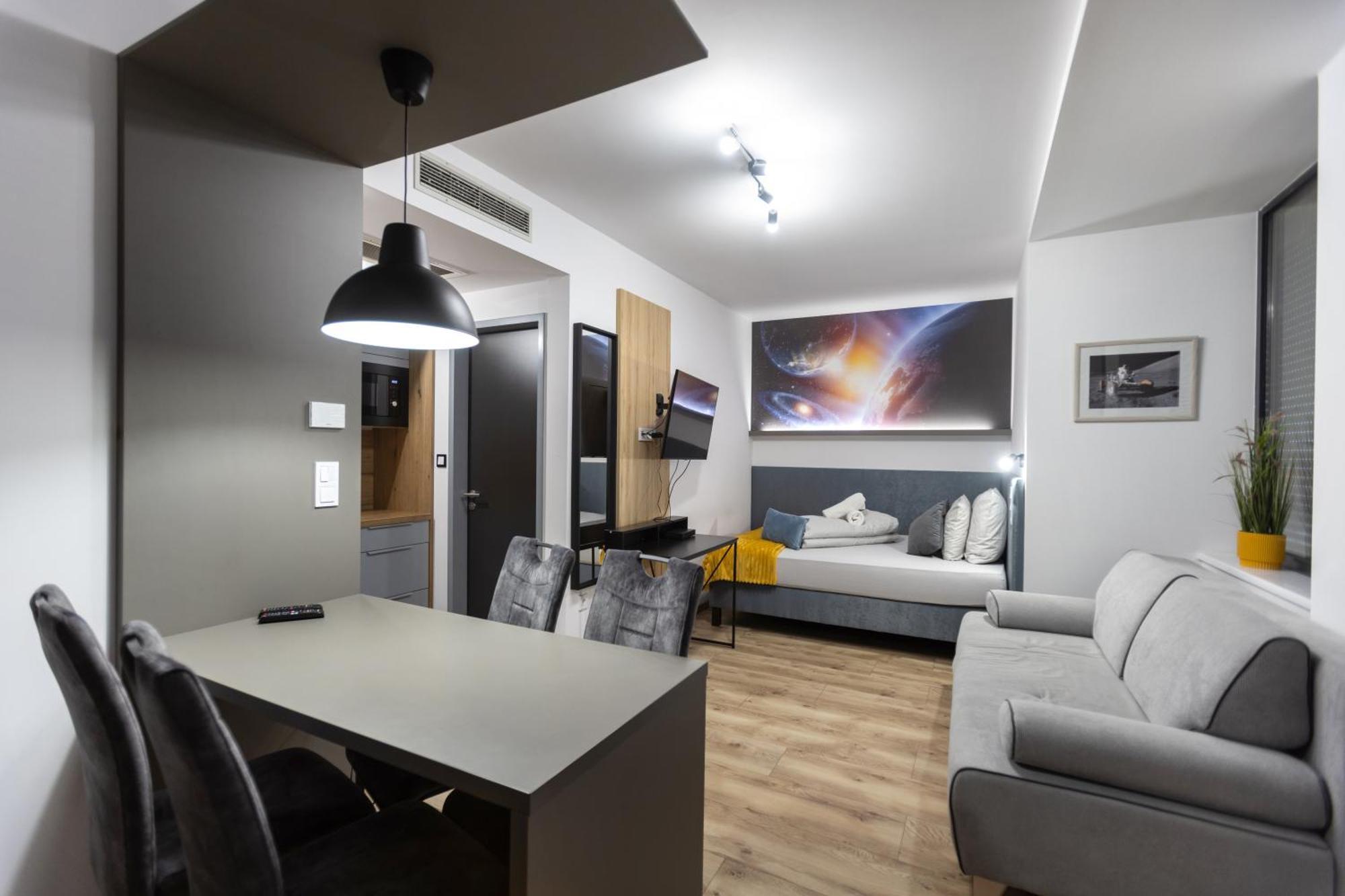 Deluxe Apartment,1669103127:JPEG