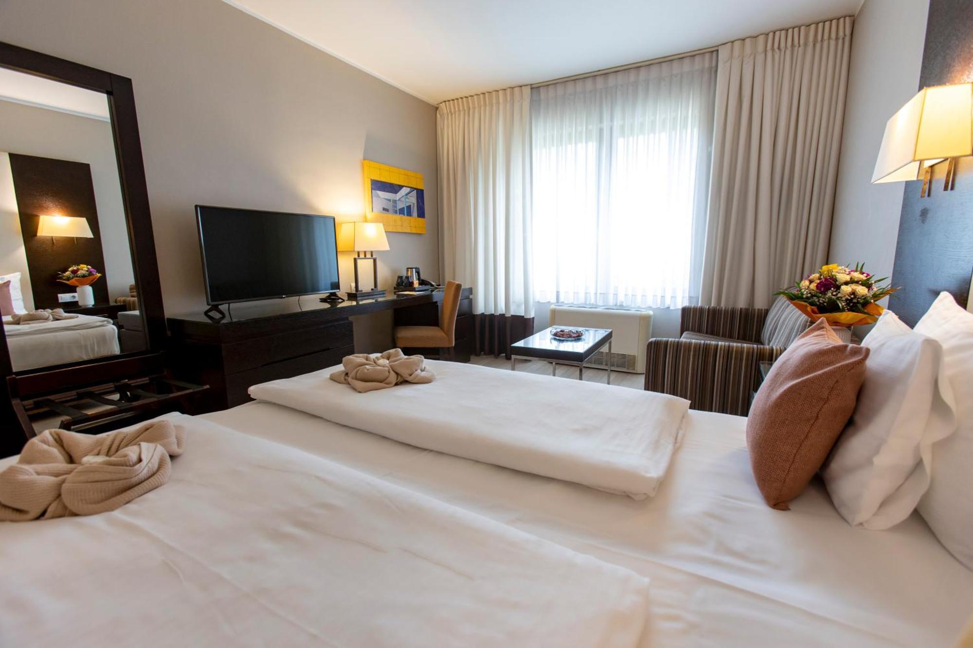 Triple Room,1672565164:JPEG