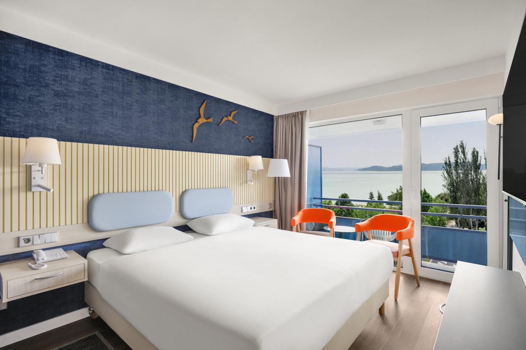 Premium room lake view newly refurbised