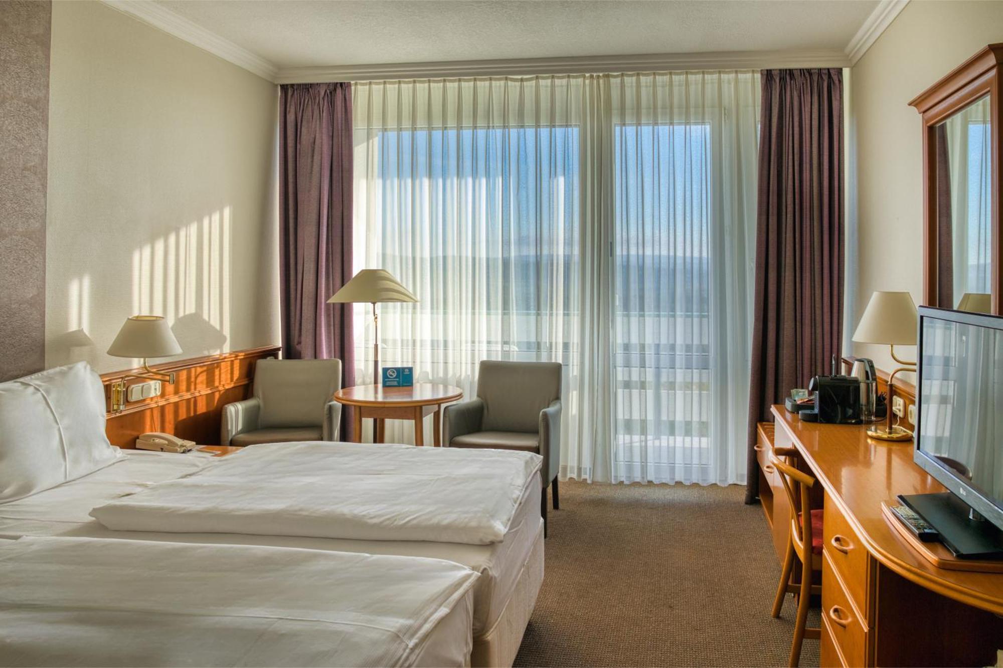 Superior Double Room Park View Wellness Fitness Access