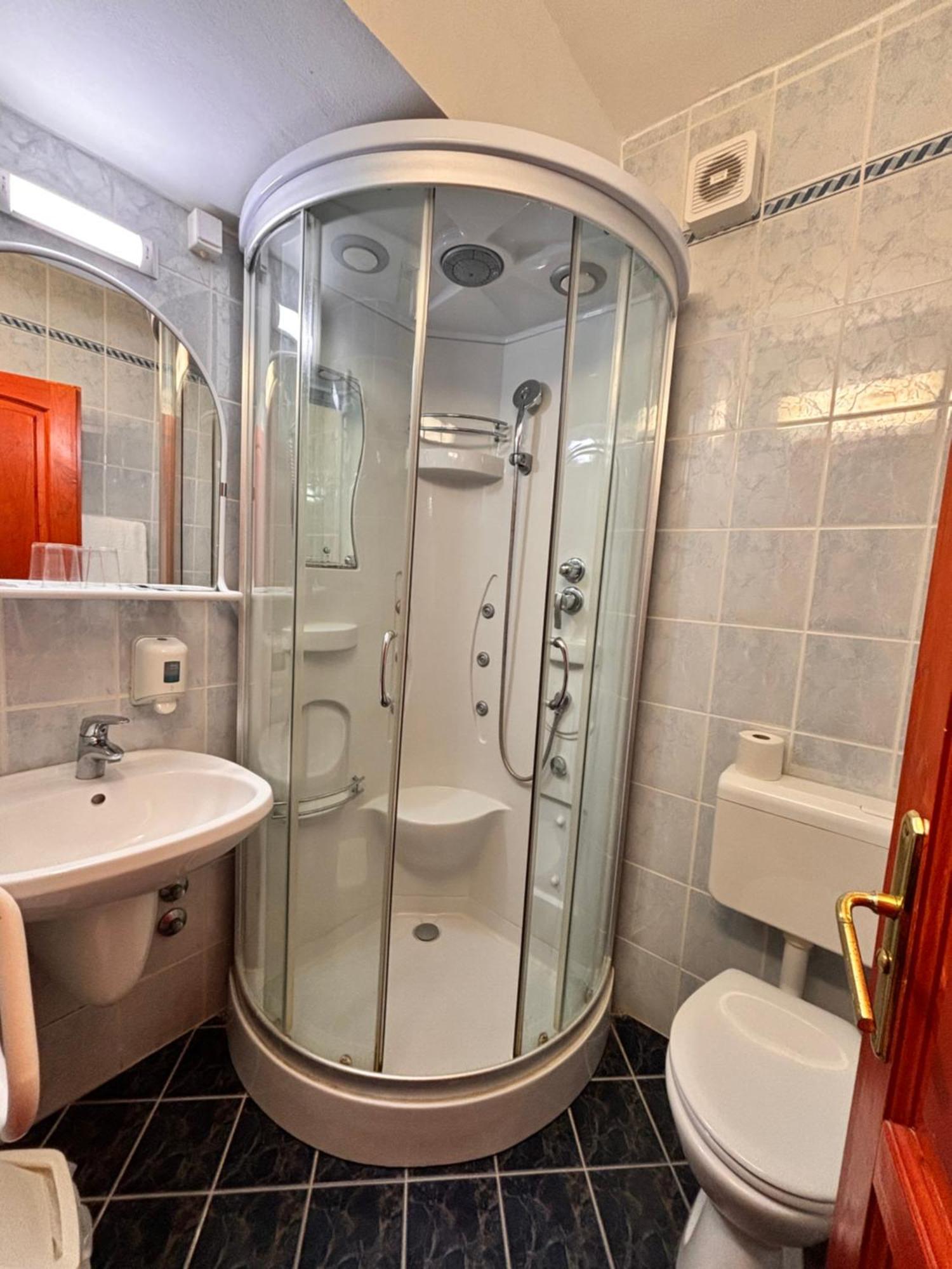 Standard Double Room,1697802112:JPEG