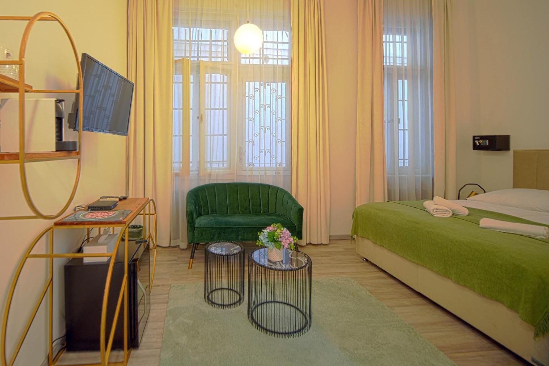 Deluxe King Room