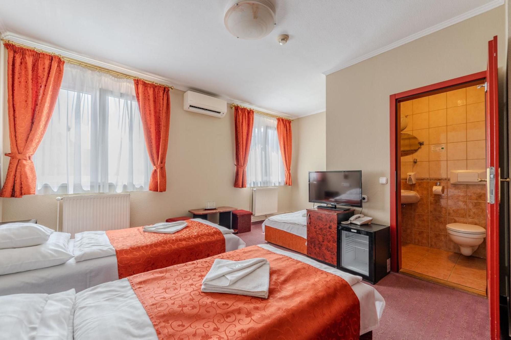 Quarto Twin Standard