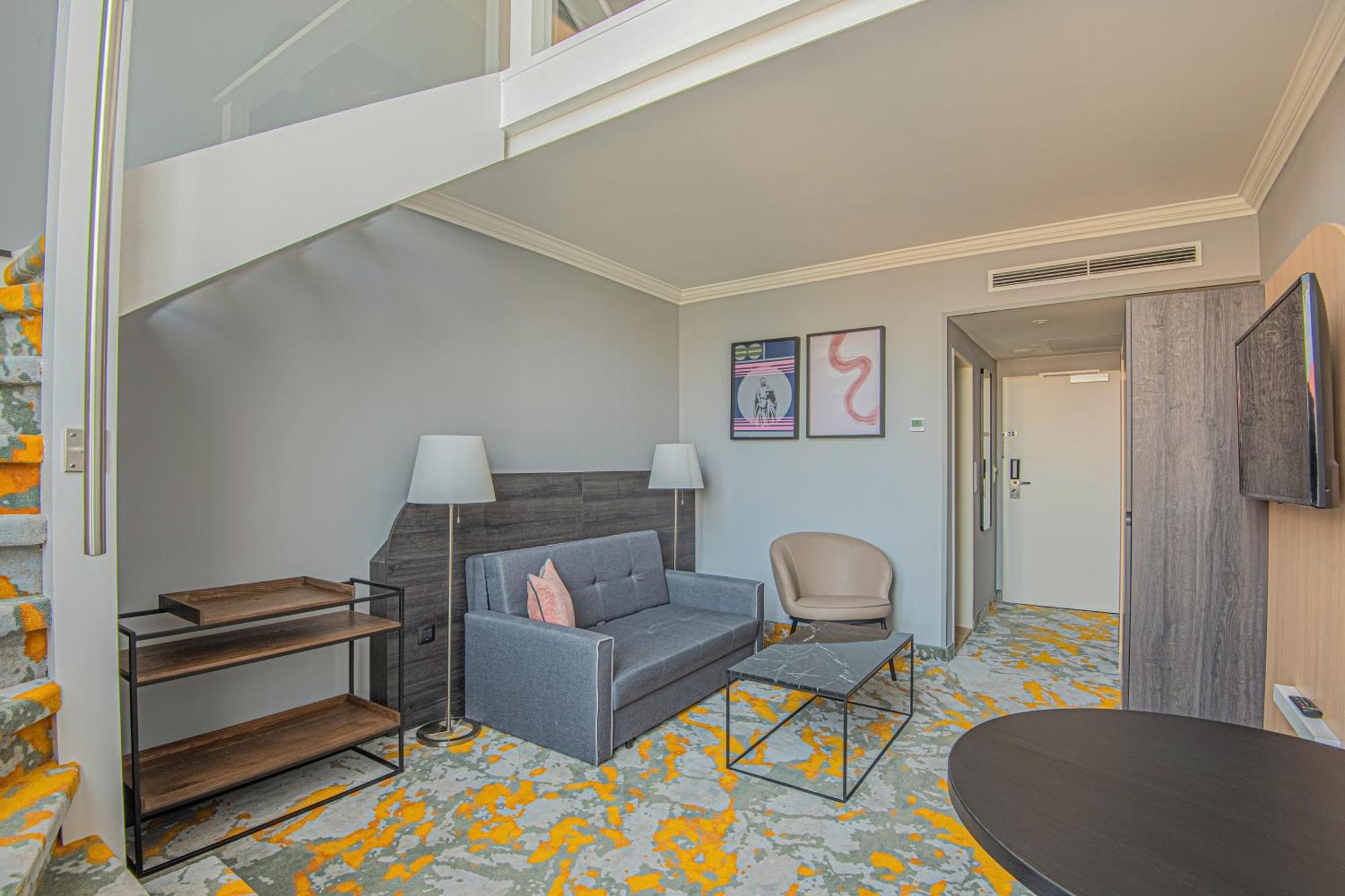 Loft Suite