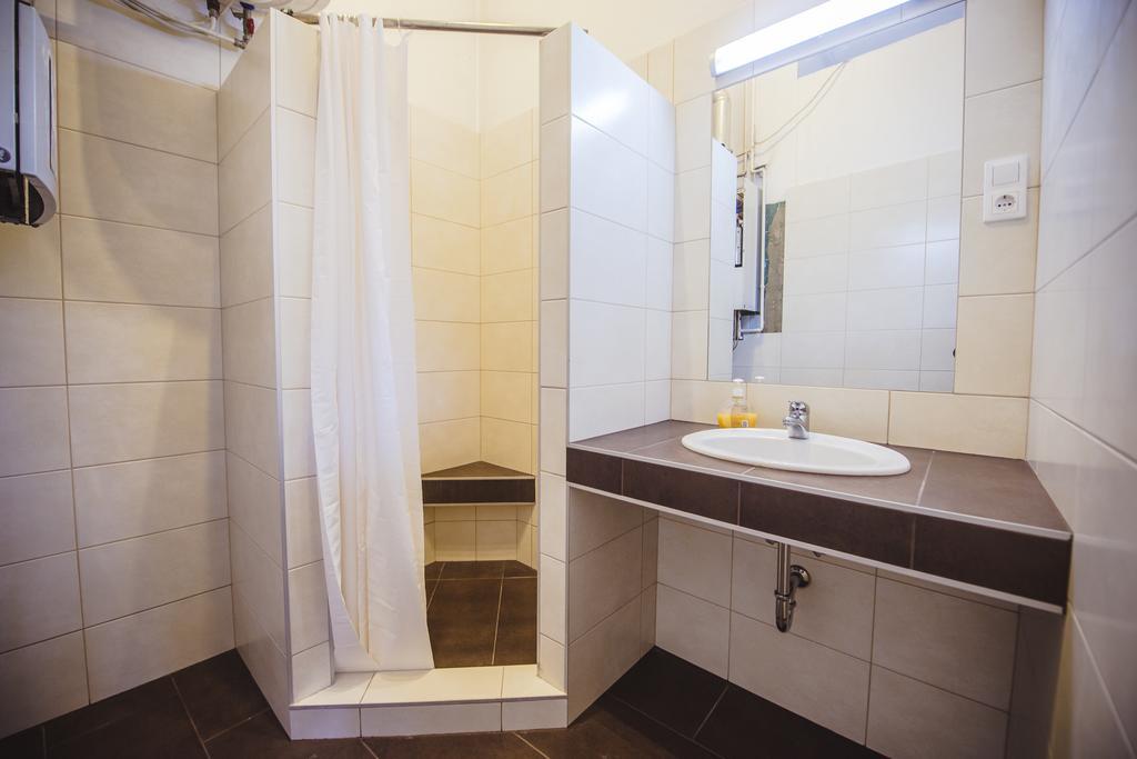 Camera Familiare con Bagno in Comune
