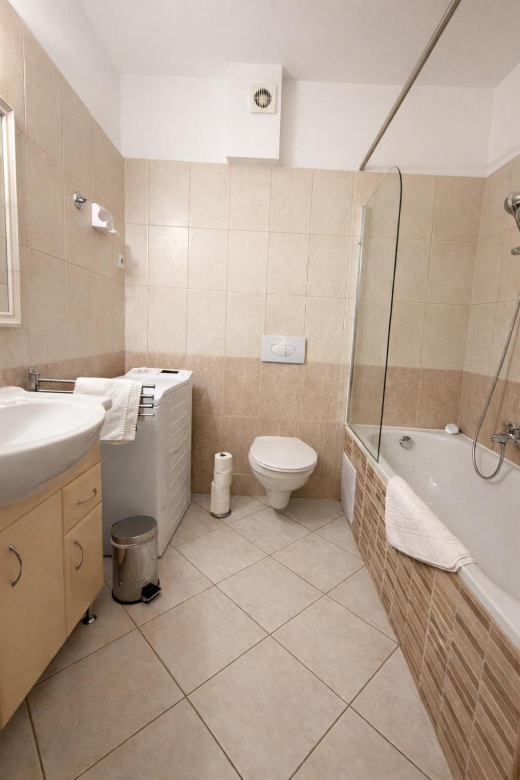 Deluxe Two-Bedroom Apartment Air-conditioning