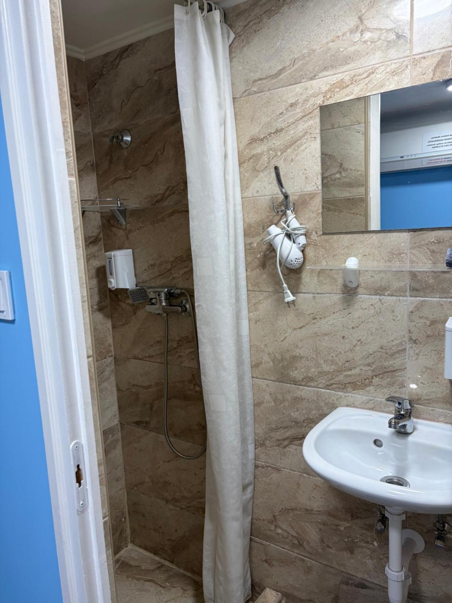 Habitación Individual con baño privado