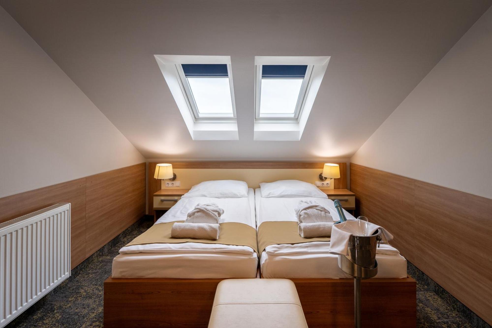 Twin Room Attic