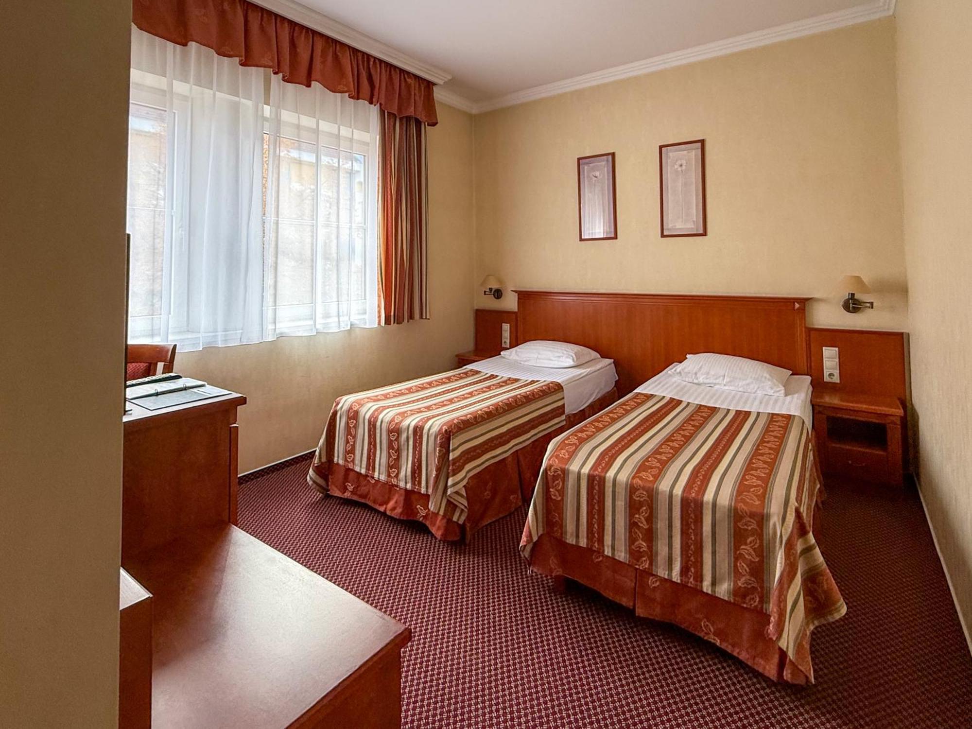 Standard Twin Room,1770458339:JPEG