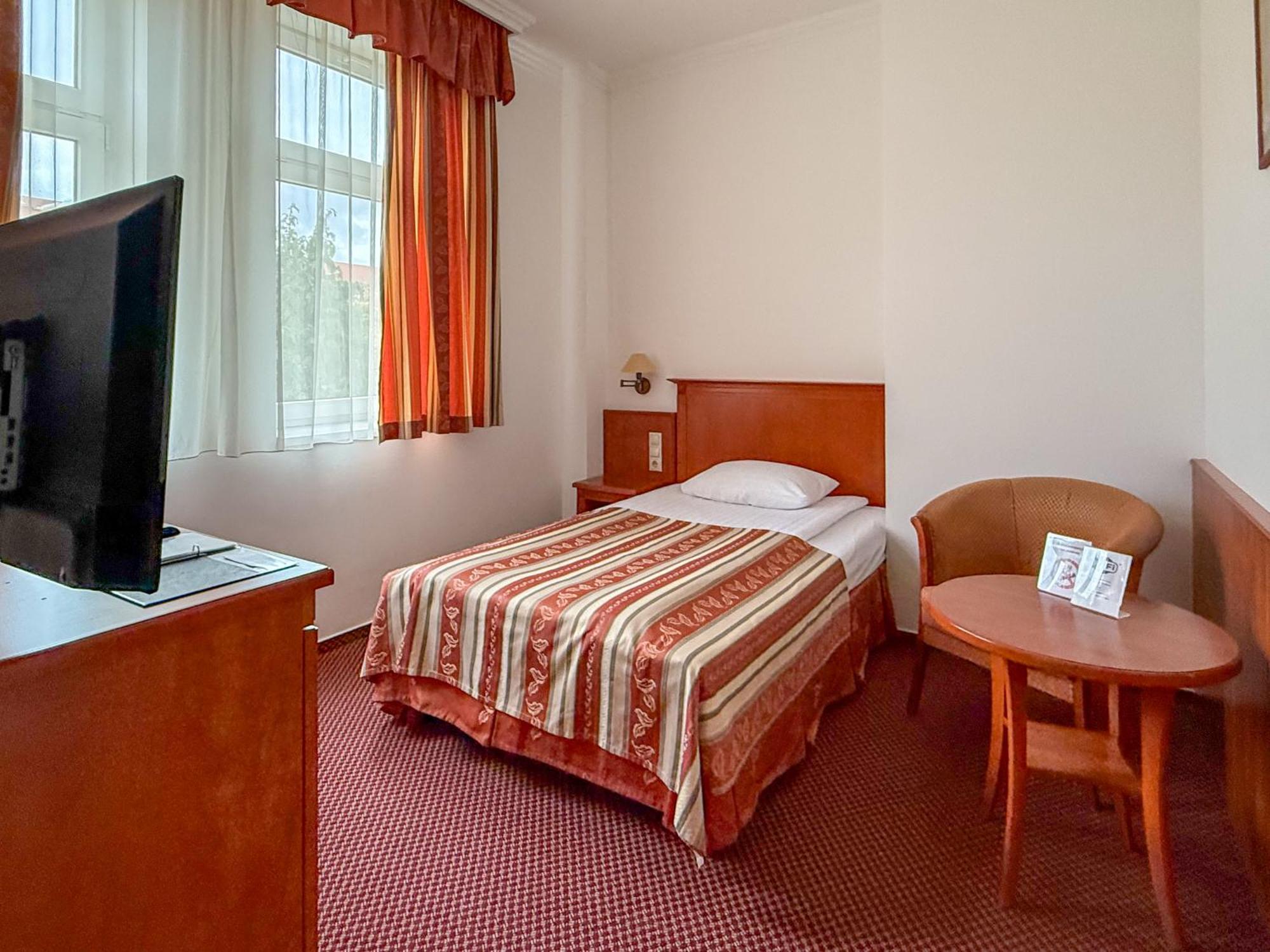 Standard Single Room,1770458364:JPEG