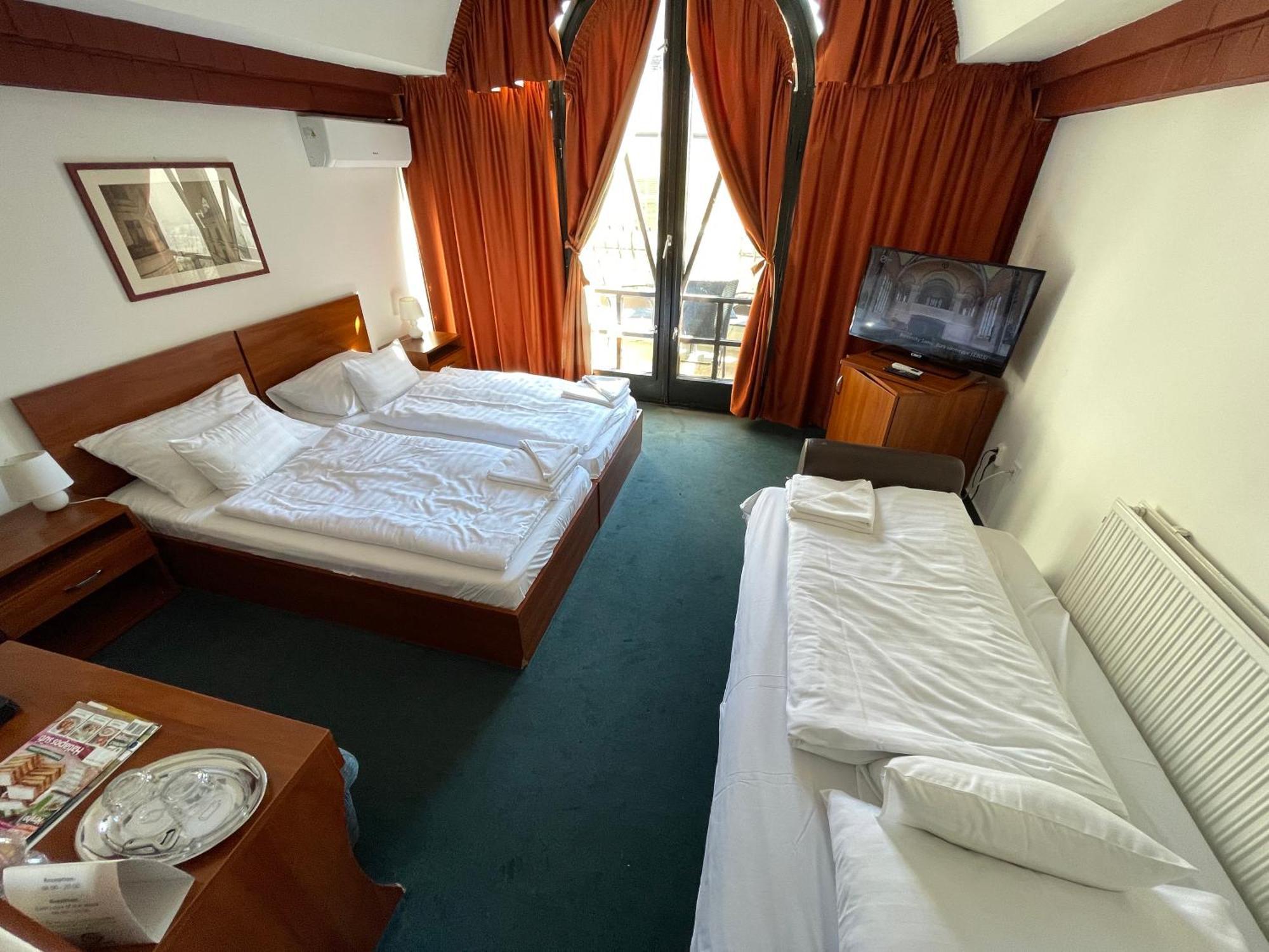 Triple Room Balcony