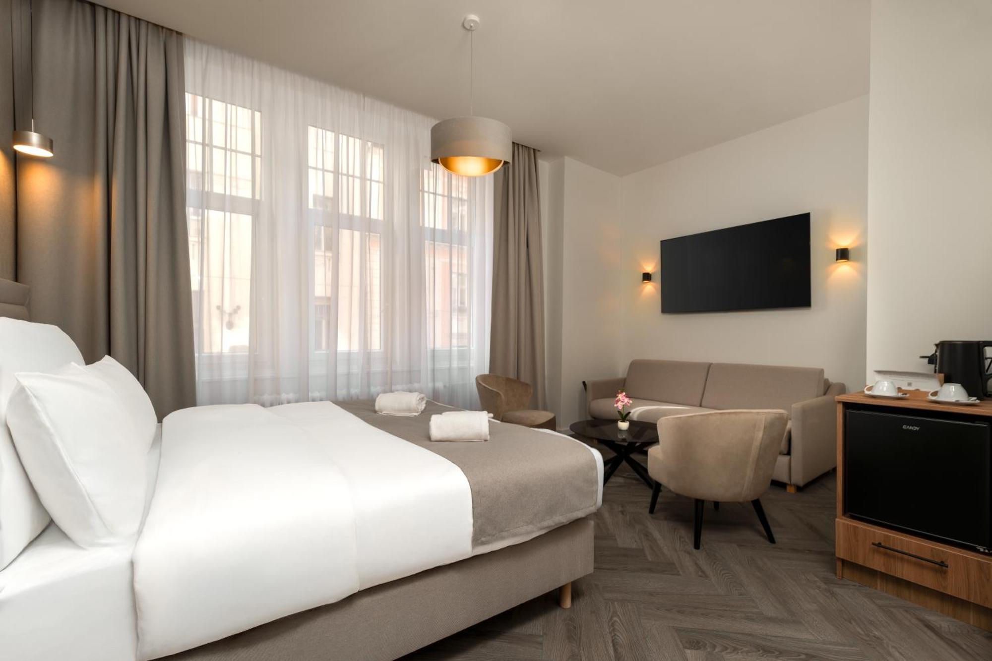 Deluxe Family Room