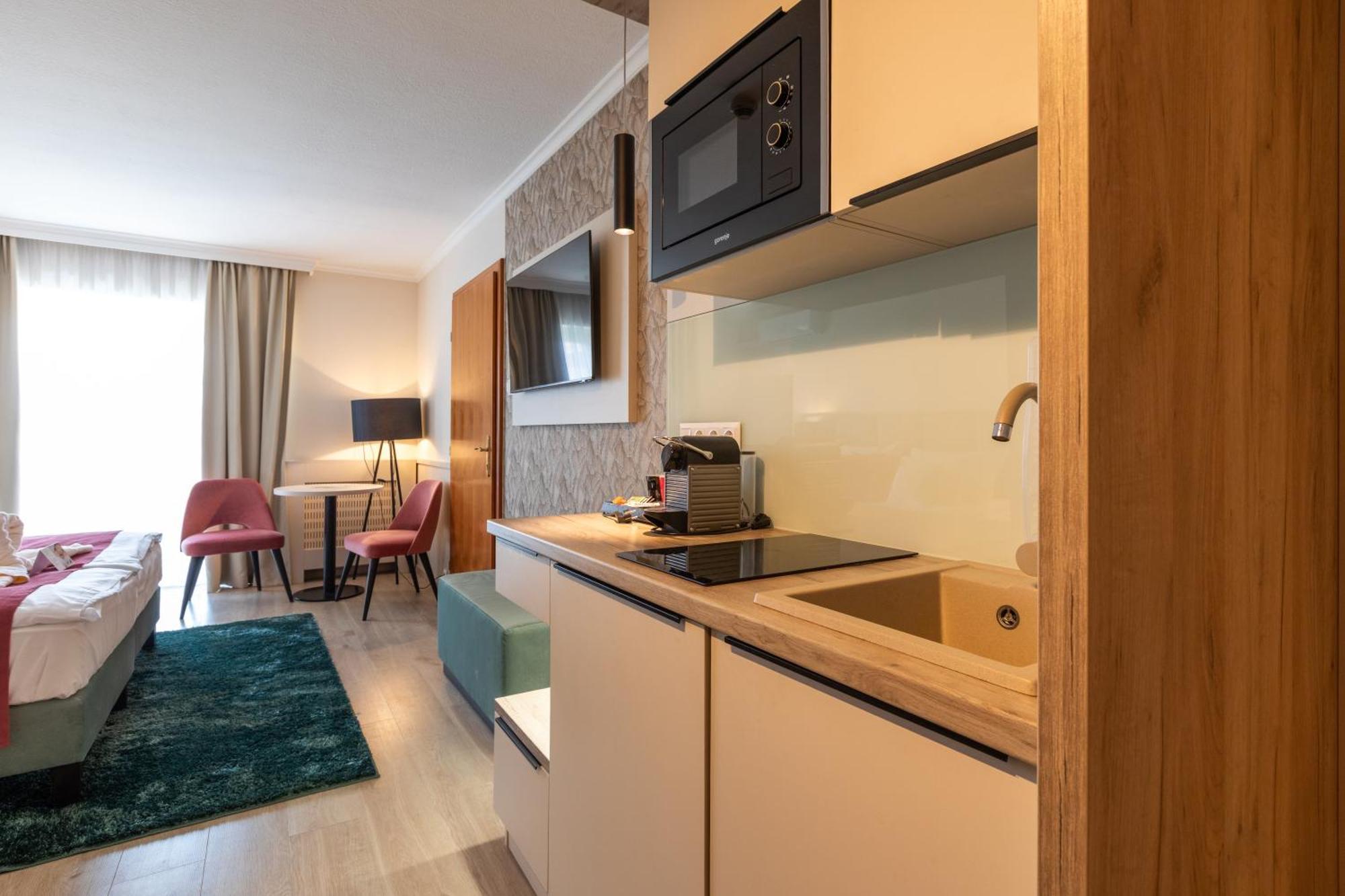 Deluxe Apartment
