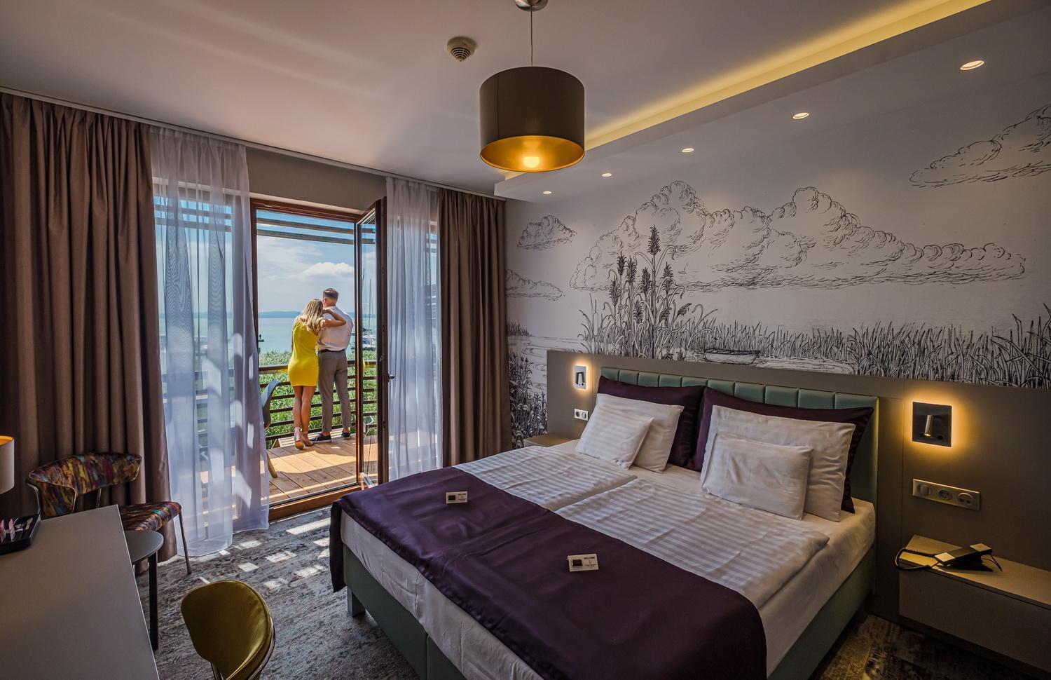 Double Room Panoramic Lake View