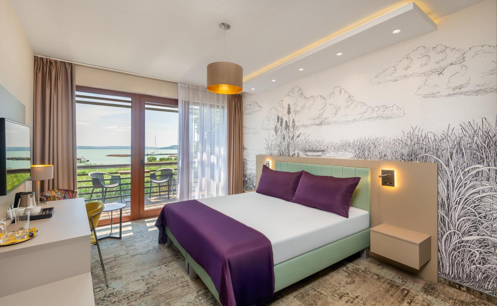 Double Room Panoramic Lake View