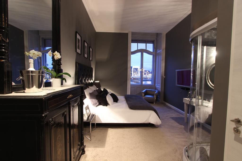 Deluxe King Room River View