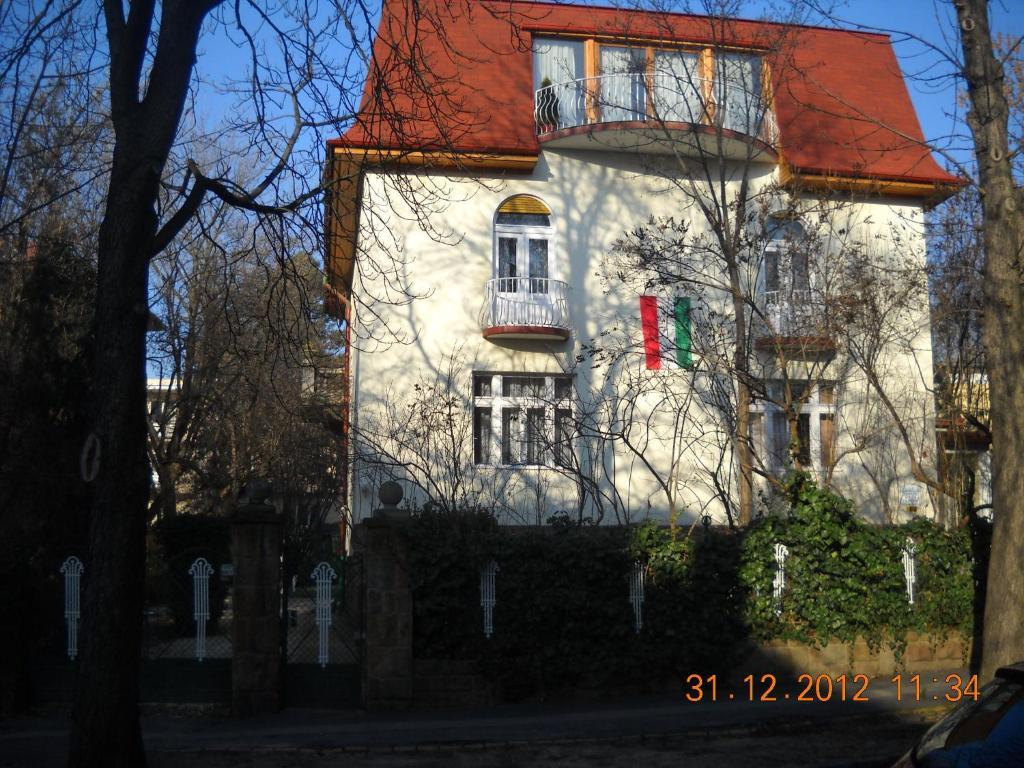 Two-Bedroom Apartment,153590026:JPEG