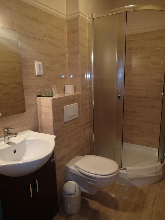 Twin Room Private External Bathroom,752960111:JPEG