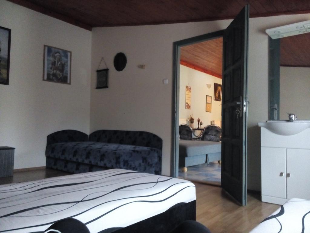 Apartment,239729429:JPEG