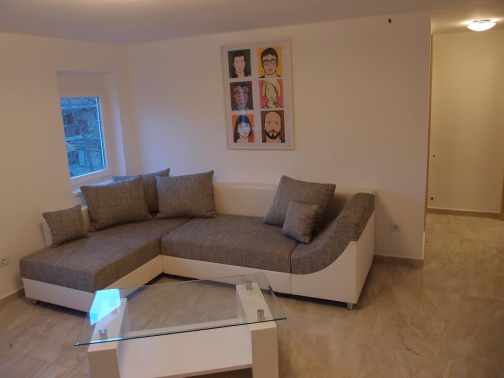 Three-Bedroom Apartment,250296197:JPEG