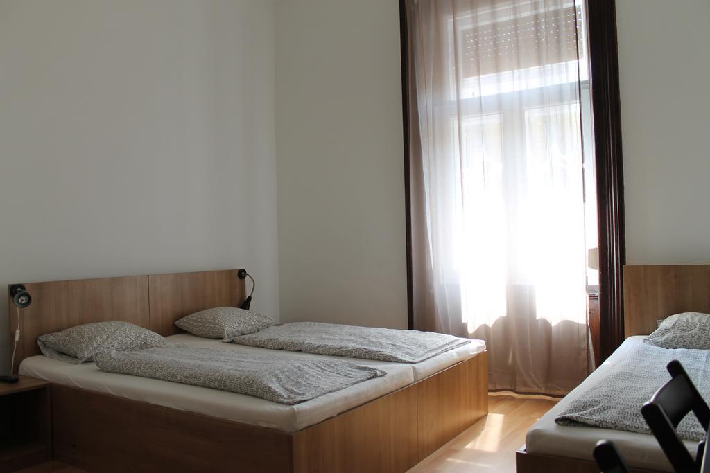 Triple Room,1625540149:JPEG