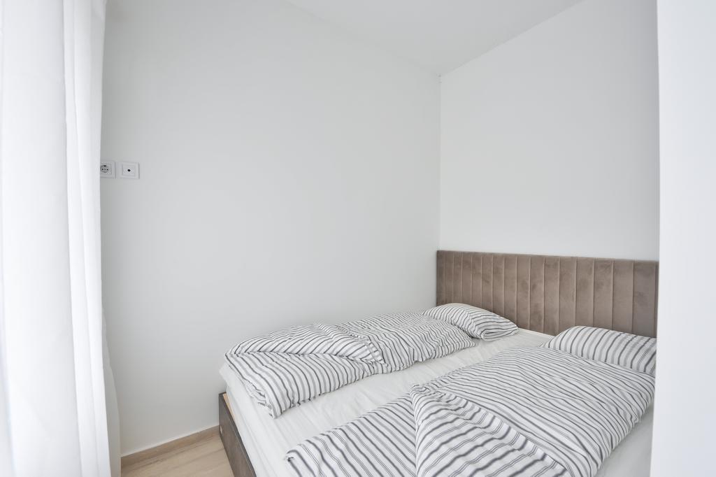 Studio Apartment,264886249:JPEG
