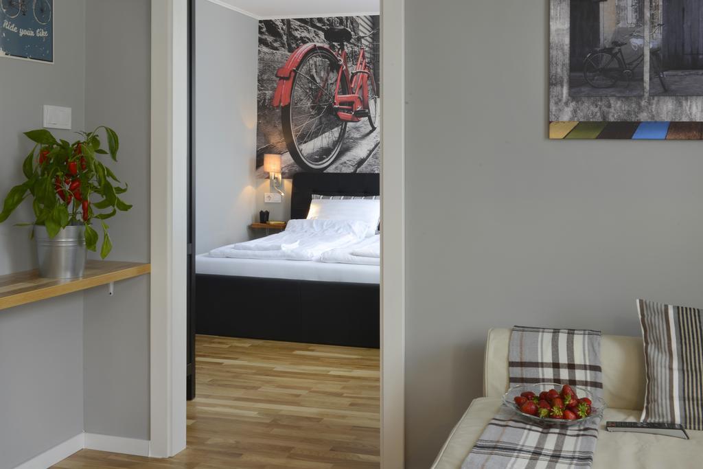 One-Bedroom Apartment,265780365:JPEG