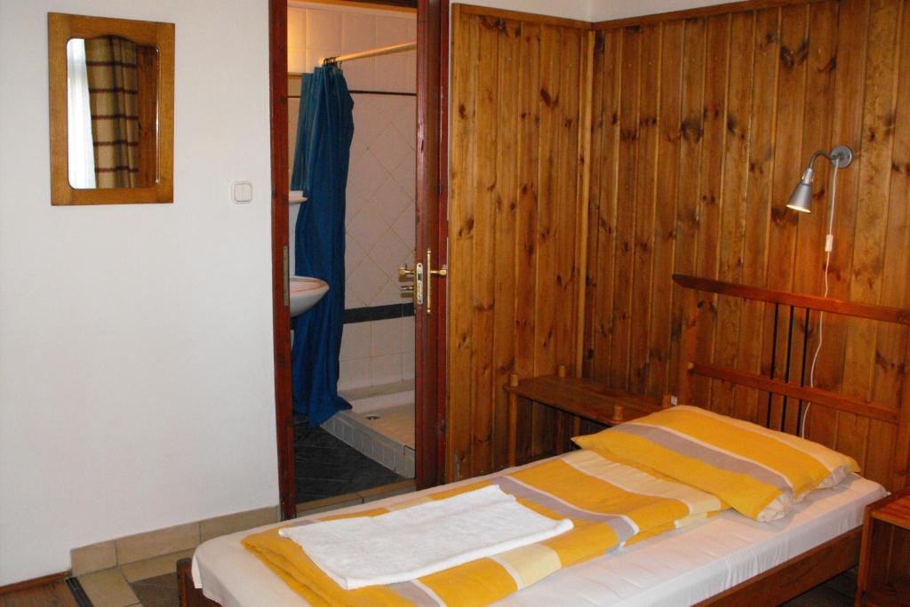 Single Room,51222085:JPEG