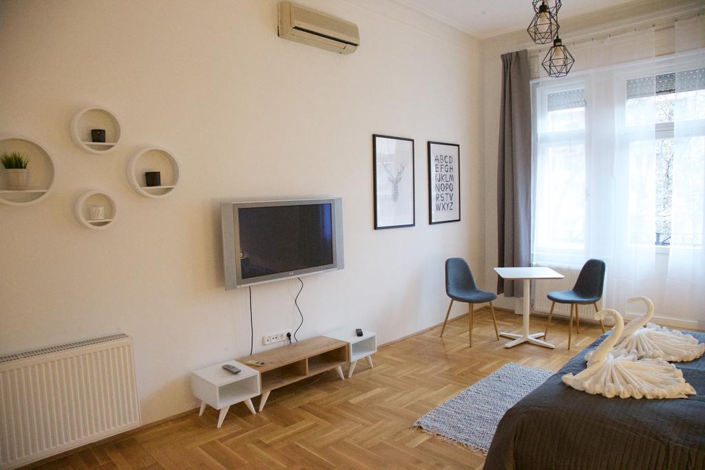 One-Bedroom Apartment River View