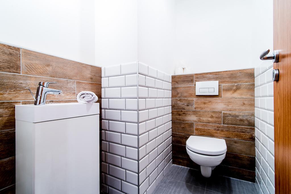 Superior One-Bedroom Apartment,370833703:JPEG