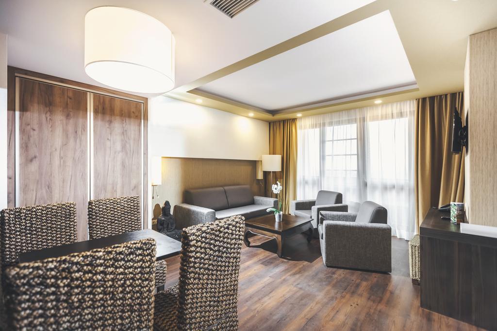 Premium Suite with Balcony,398235294:JPEG