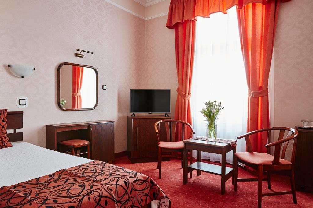 Triple Room,379149484:JPEG