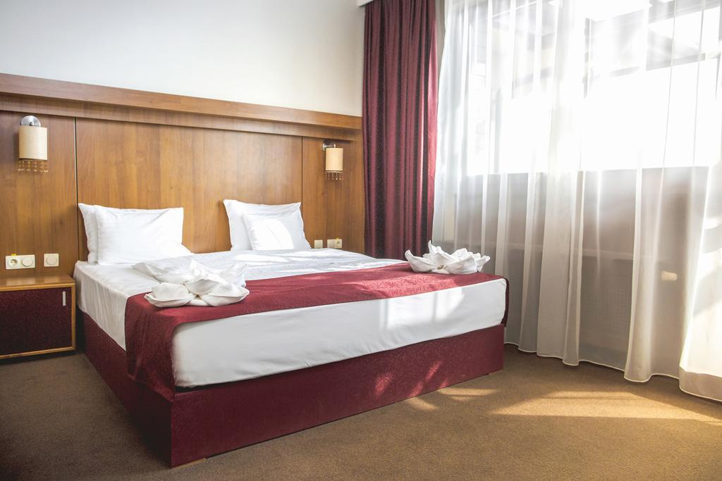 Standard Suite with Balcony,379752394:JPEG