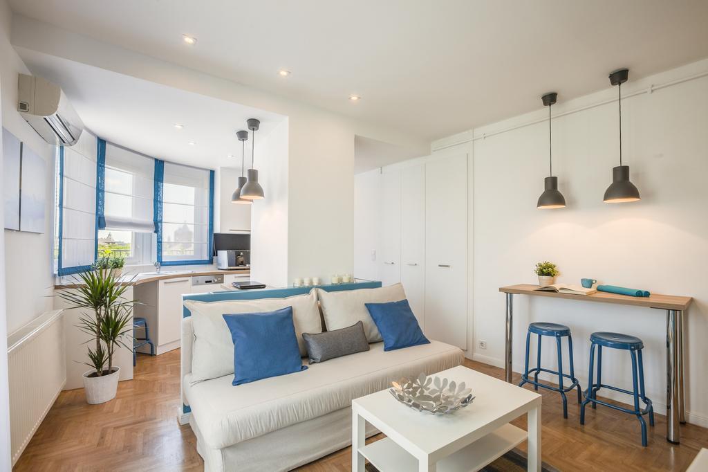 Apartment with Terrace,392928804:JPEG