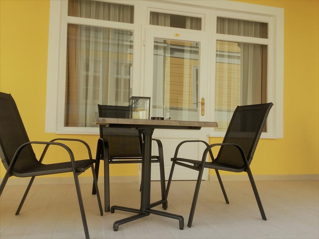 Studio Terrace
