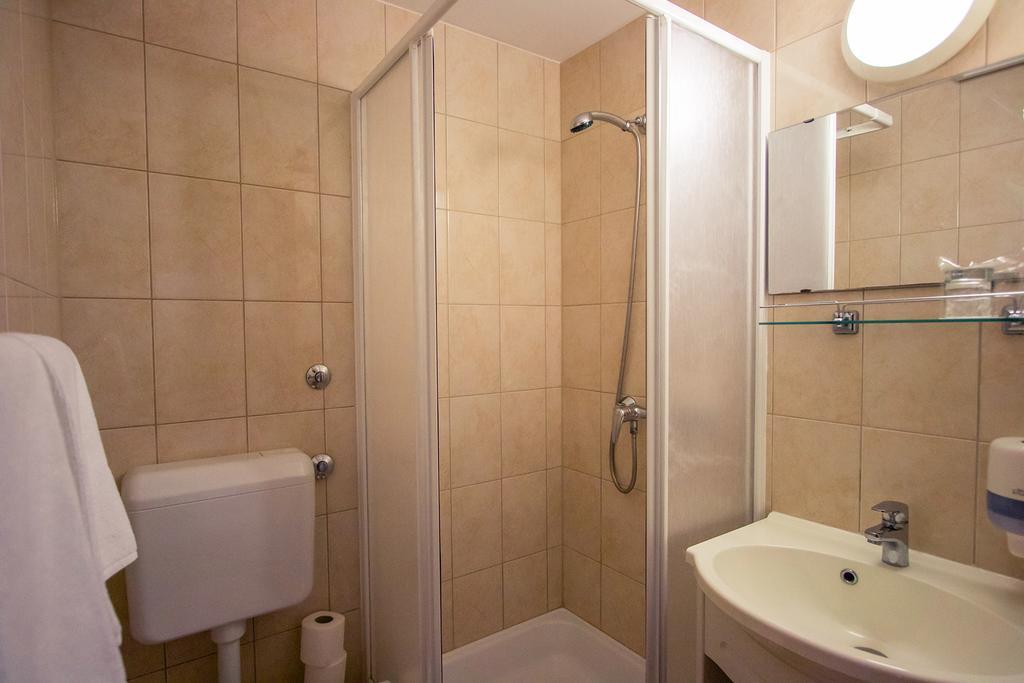 Triple Room Bathroom