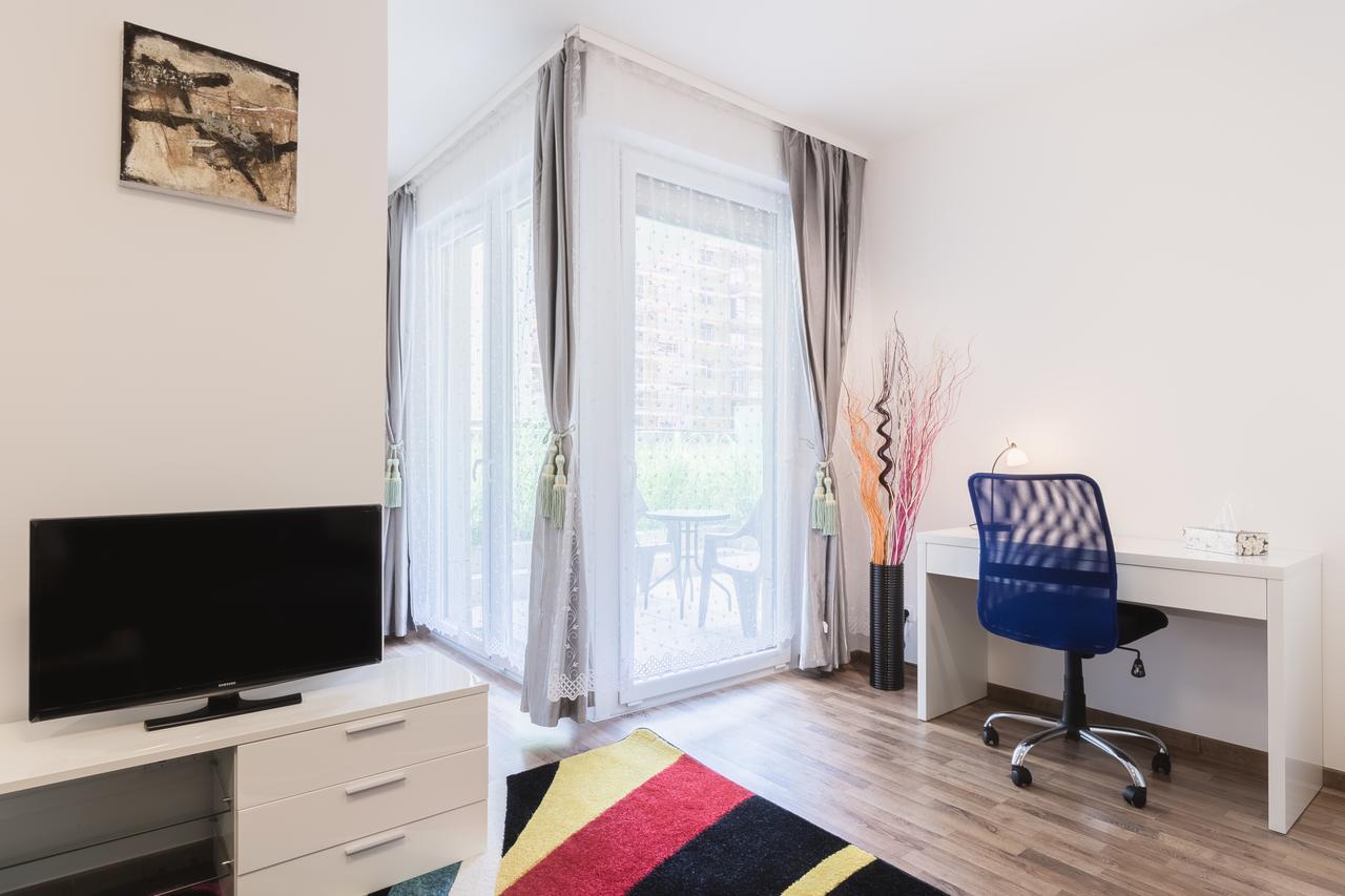 One-Bedroom Apartment,526115412:JPEG