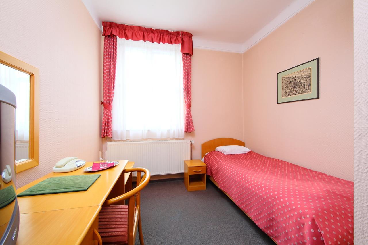 Single Room Air Conditioning
