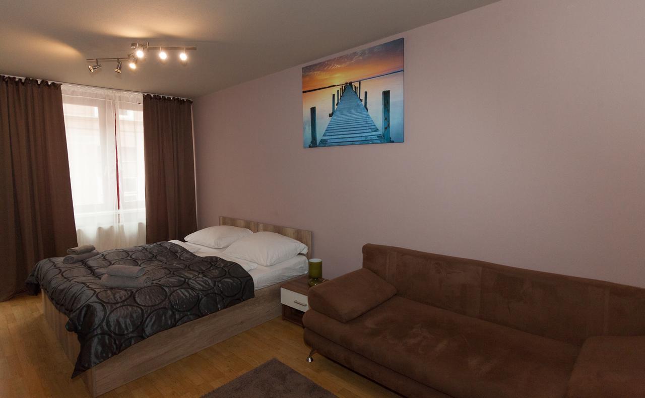 Deluxe Studio