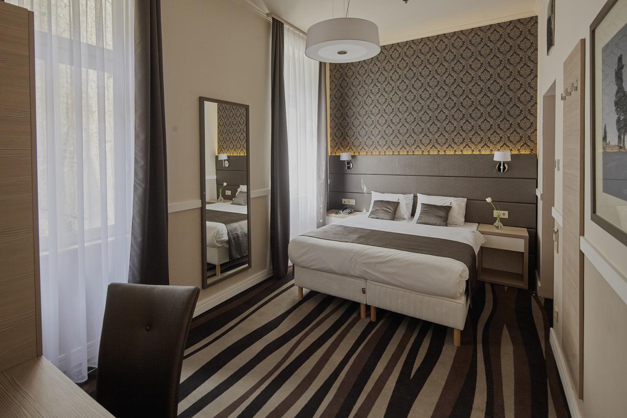 Standard Double or Twin Room,655851516:JPEG