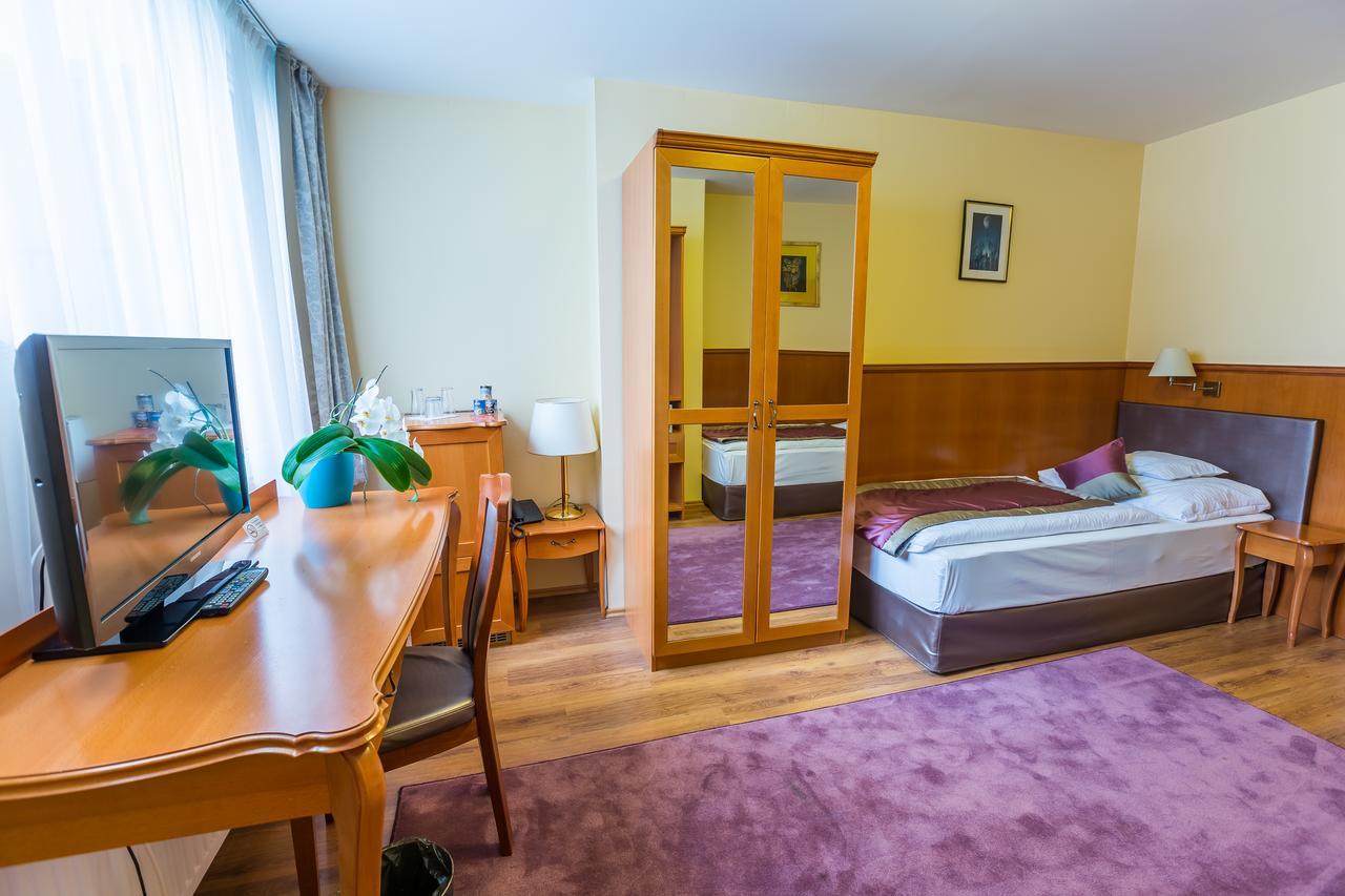 Twin Room - Disability Access,1588049466:JPEG
