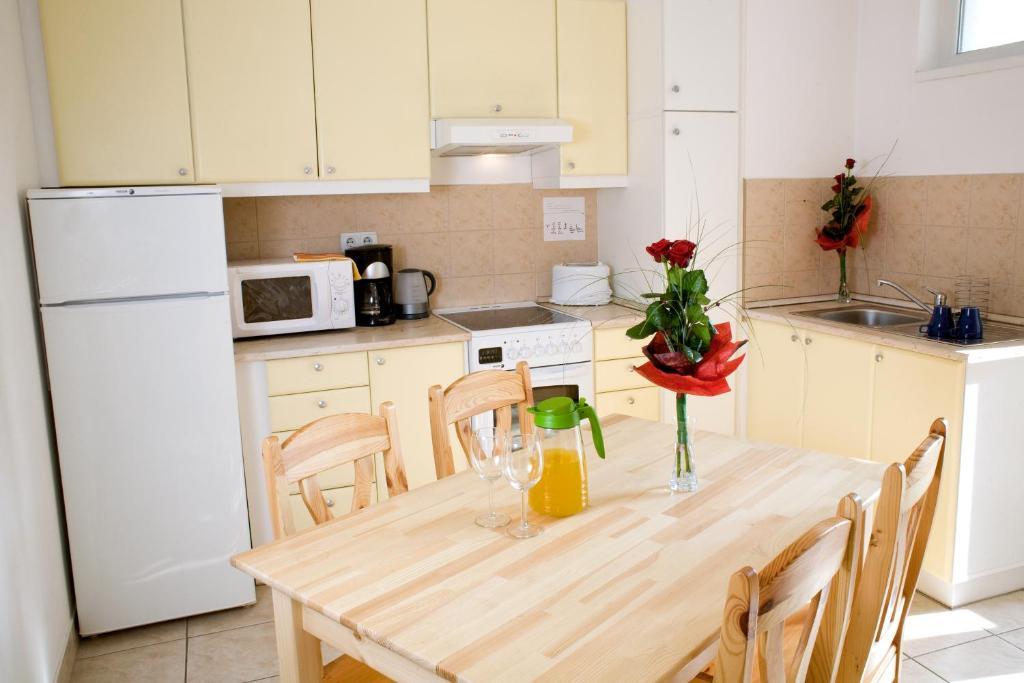 One-Bedroom Apartment,371039053:JPEG