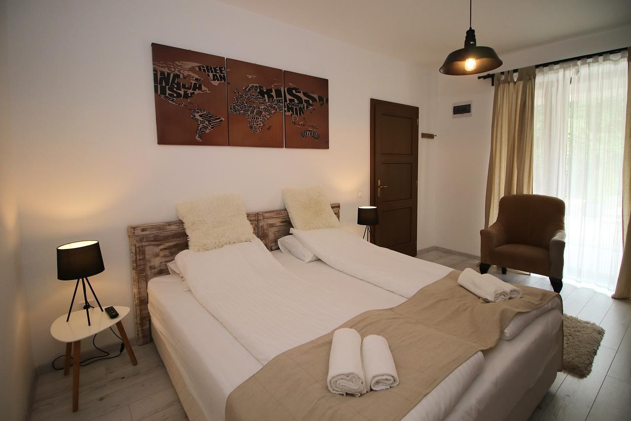 Standard Queen Room