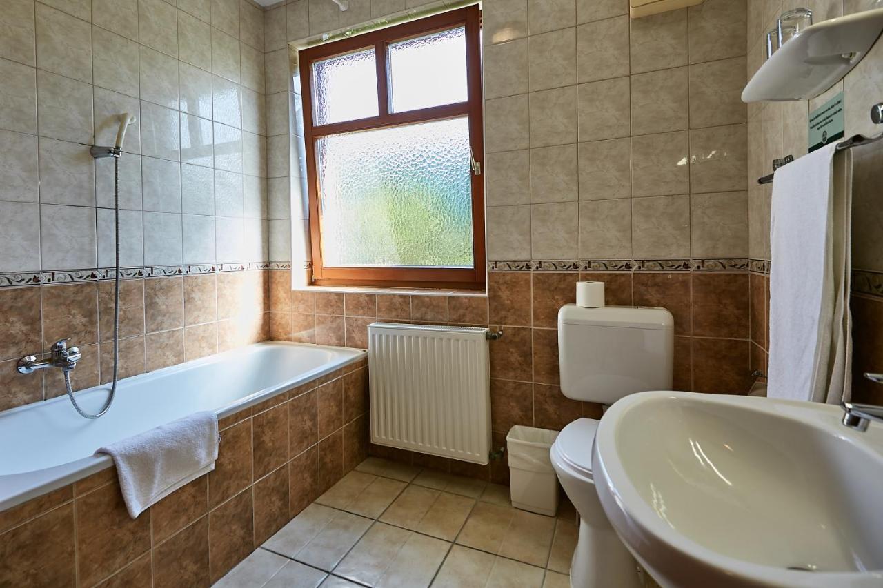 Double Room Air-Conditioning