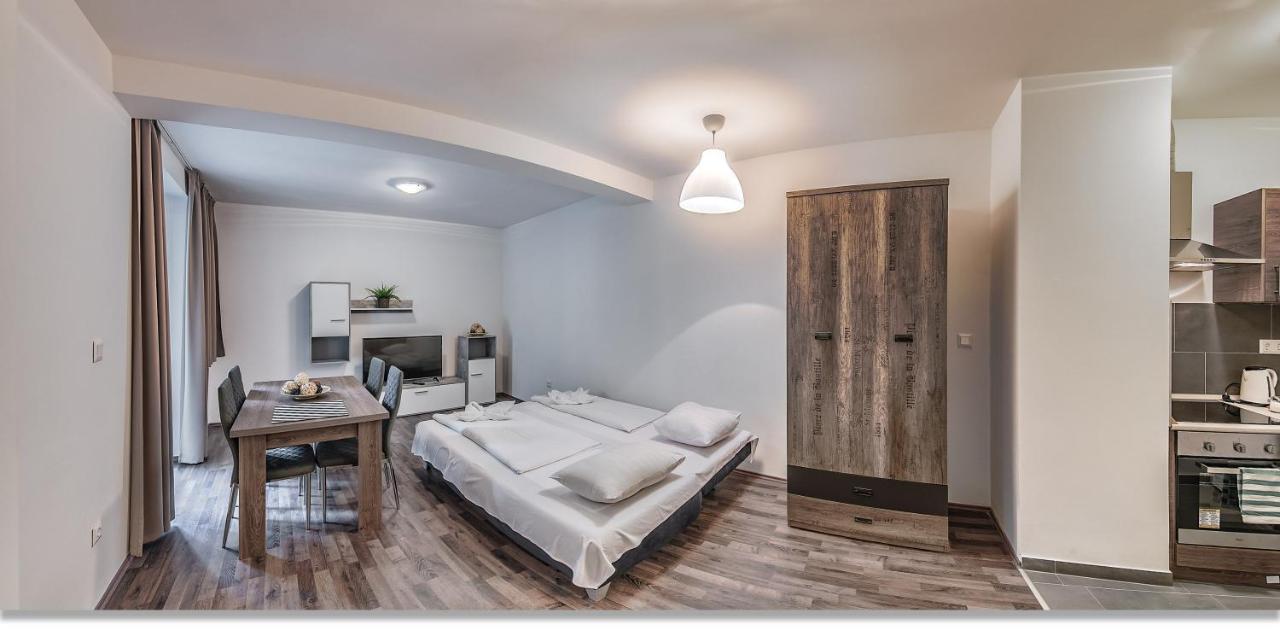 One-Bedroom Apartment,754185193:JPEG