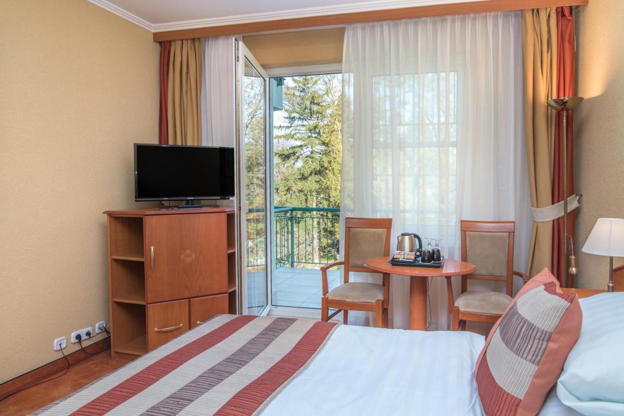 Standard Double Room Lake View,791708763:JPEG